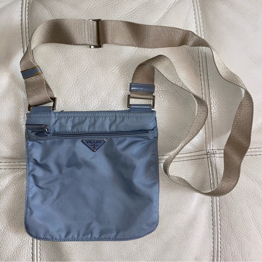 - Vintage vela sport messenger bag